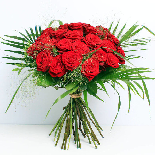 luxury two dozen red roses1 luxury two dozen red roses1